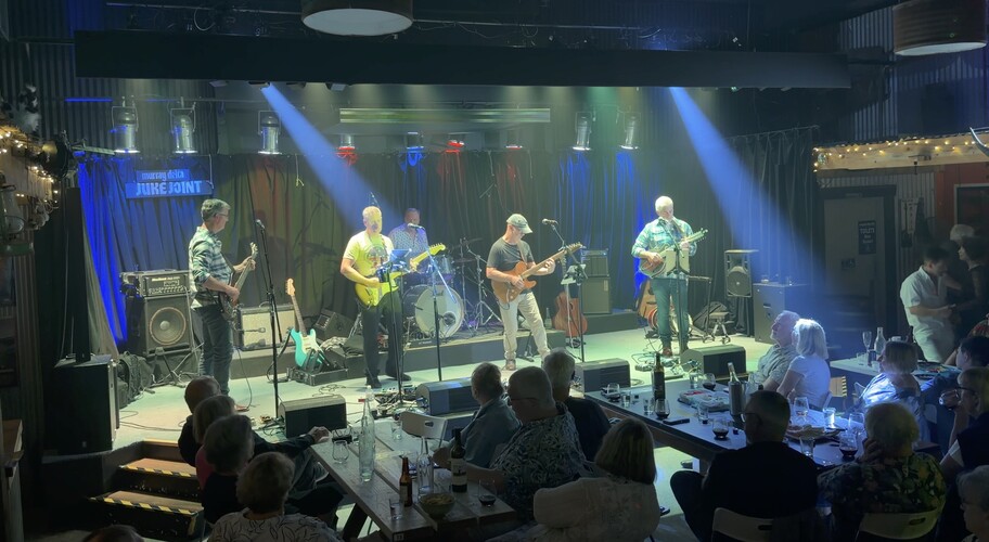Summerfield, cover band in Adelaide, photo 2