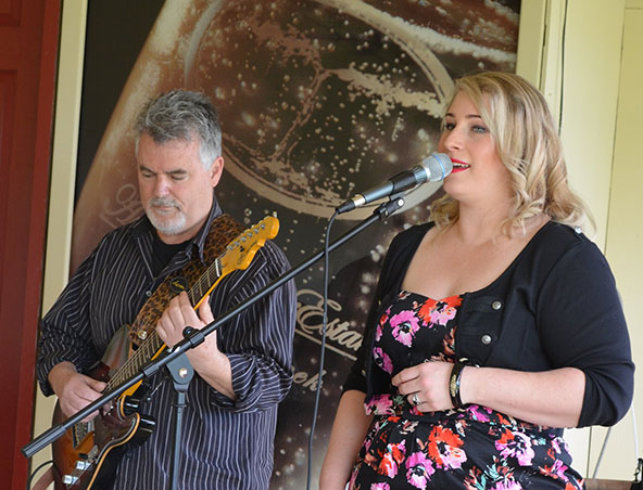 Innuendo, musical duo in Adelaide, photo 2