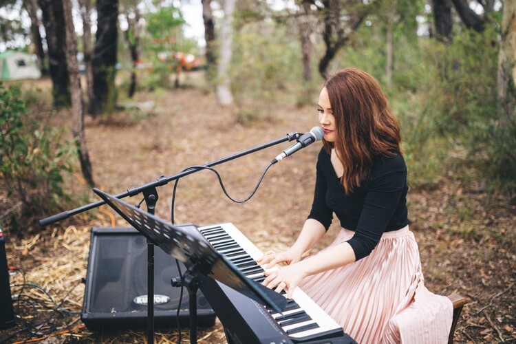 Sarah Manovski, pianist and singer solo in Adelaide, photo 3