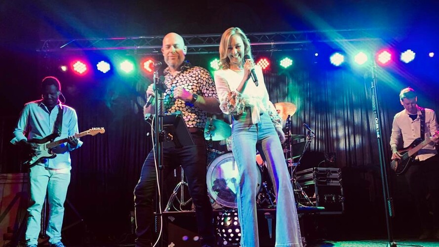 Standard Procedure, cover band in Bendigo, photo 3