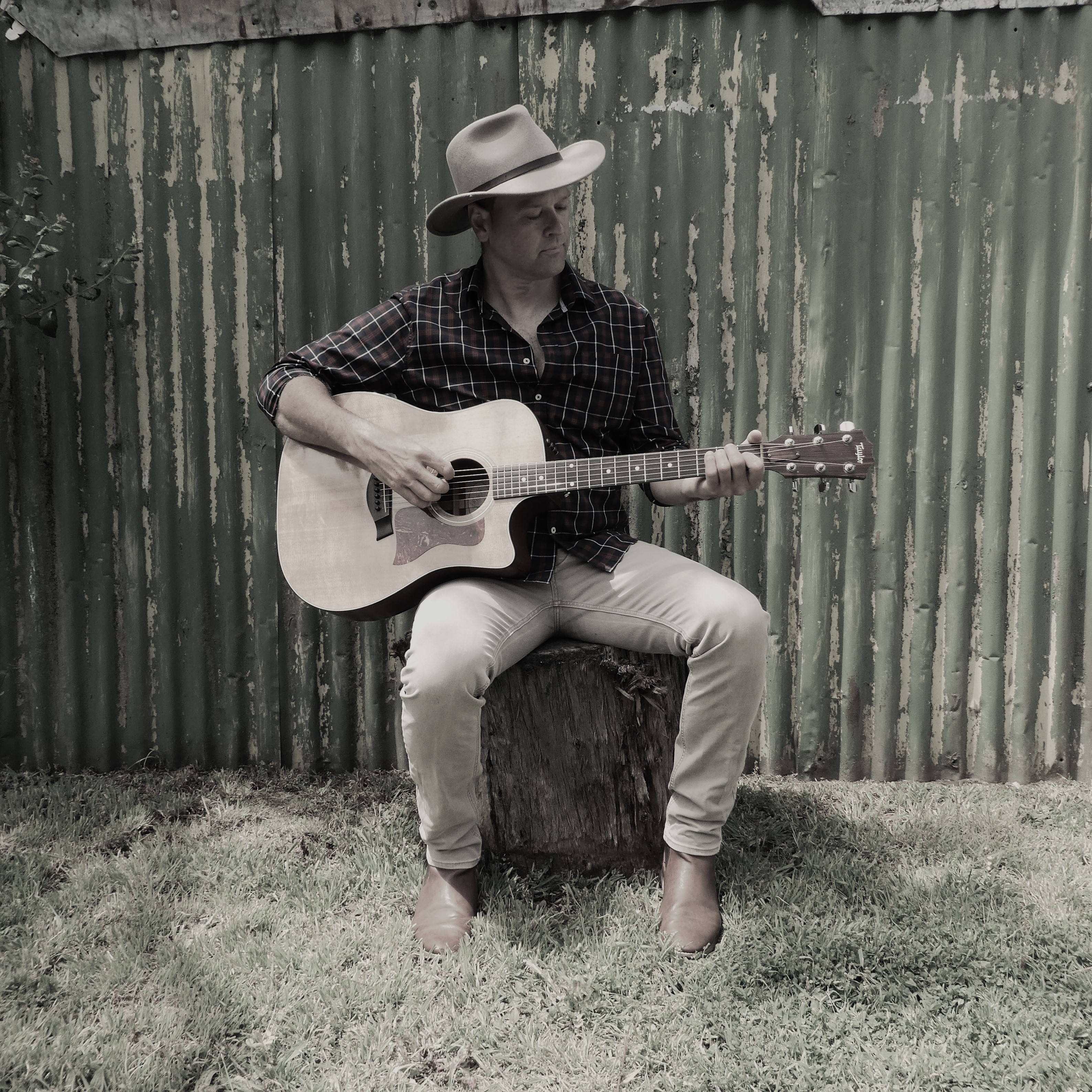 Matt Basic, singer in Blackwood, photo 2