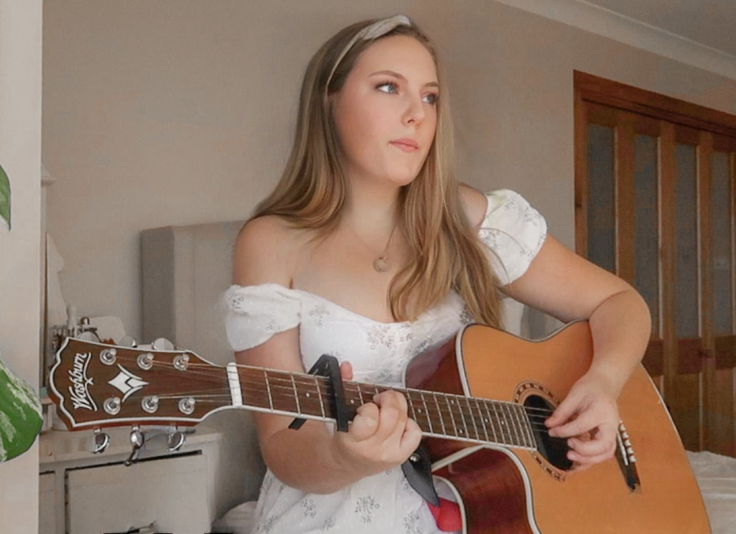 Lauren Amber, singer-songwriter in Bowral, photo 2