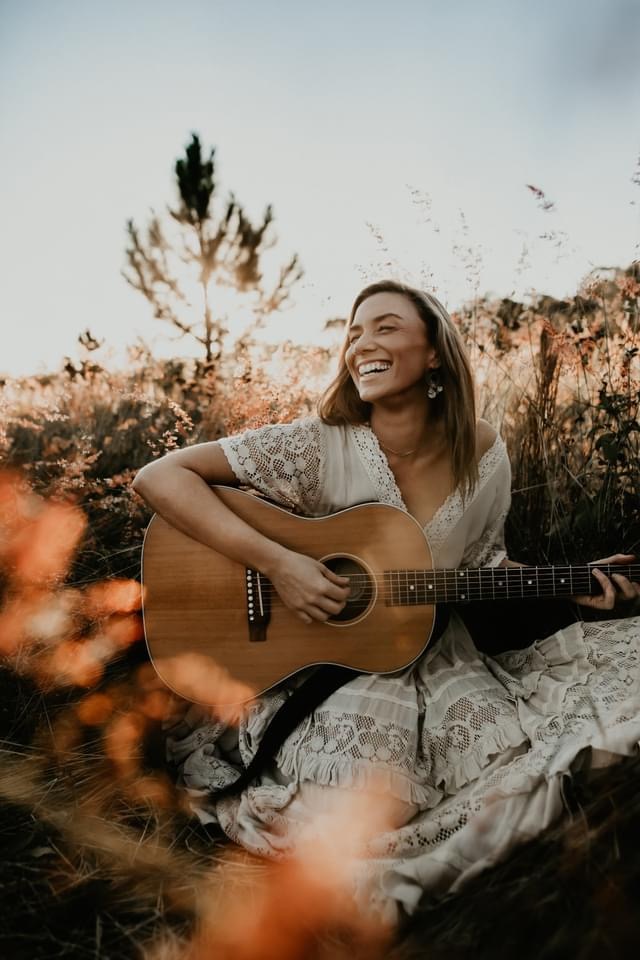Ali Crane, singer in Brisbane