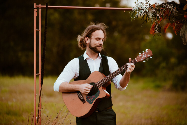 Andy Ellem, singer in Brisbane, photo 3