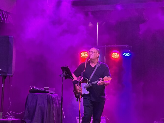 Brett Goodwin, singer in Brisbane, photo 3