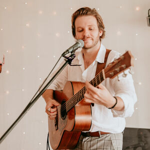 Daniel J Lewis, singer in Brisbane, photo 2