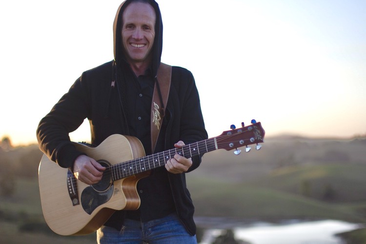 Greg McInnes, singer in Brisbane, photo 3