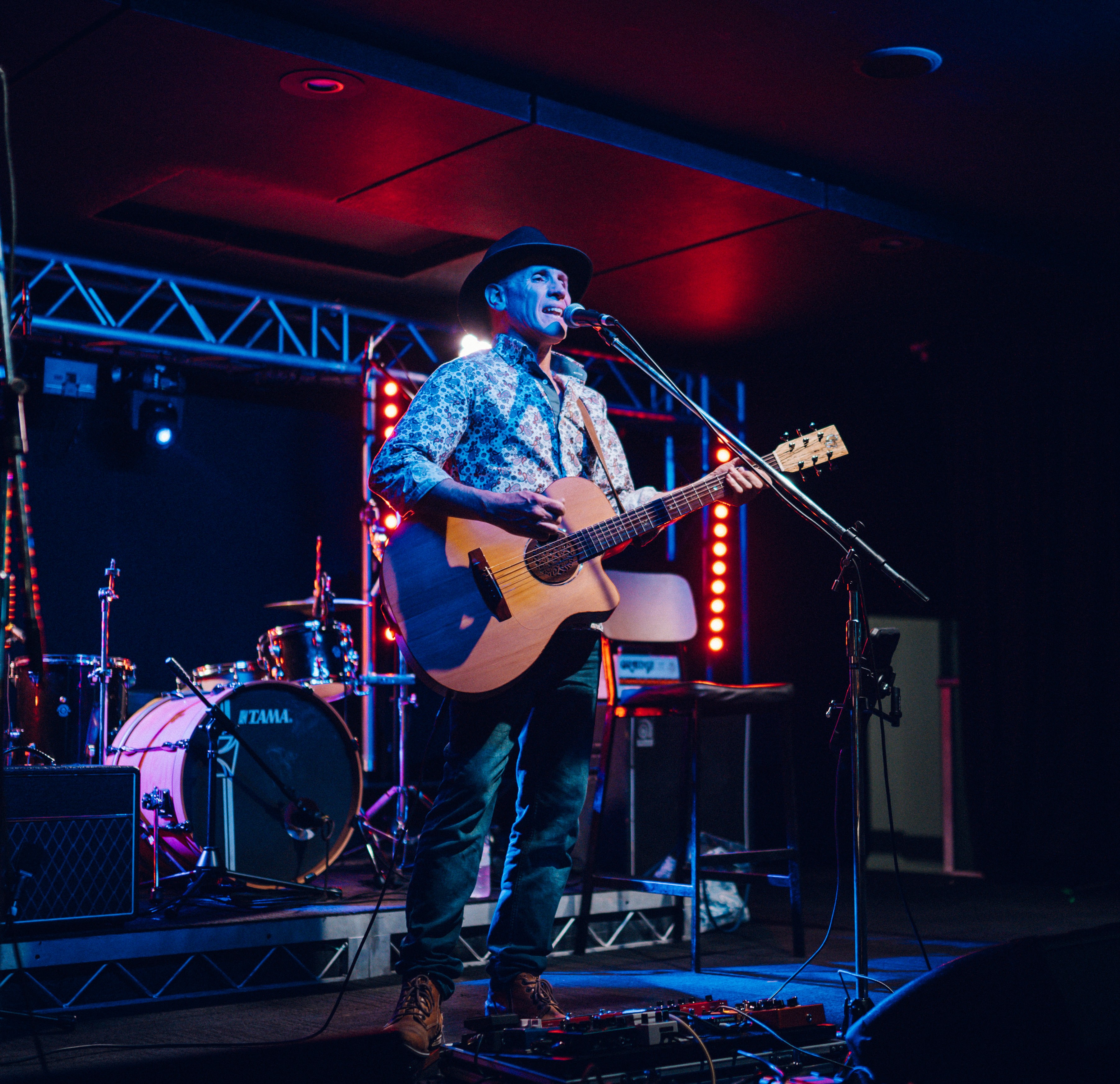 Greg McInnes, singer in Brisbane, photo 2