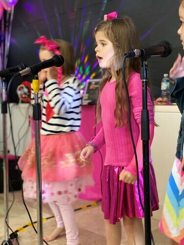 Lucy Korts, singer in Brisbane, photo 3