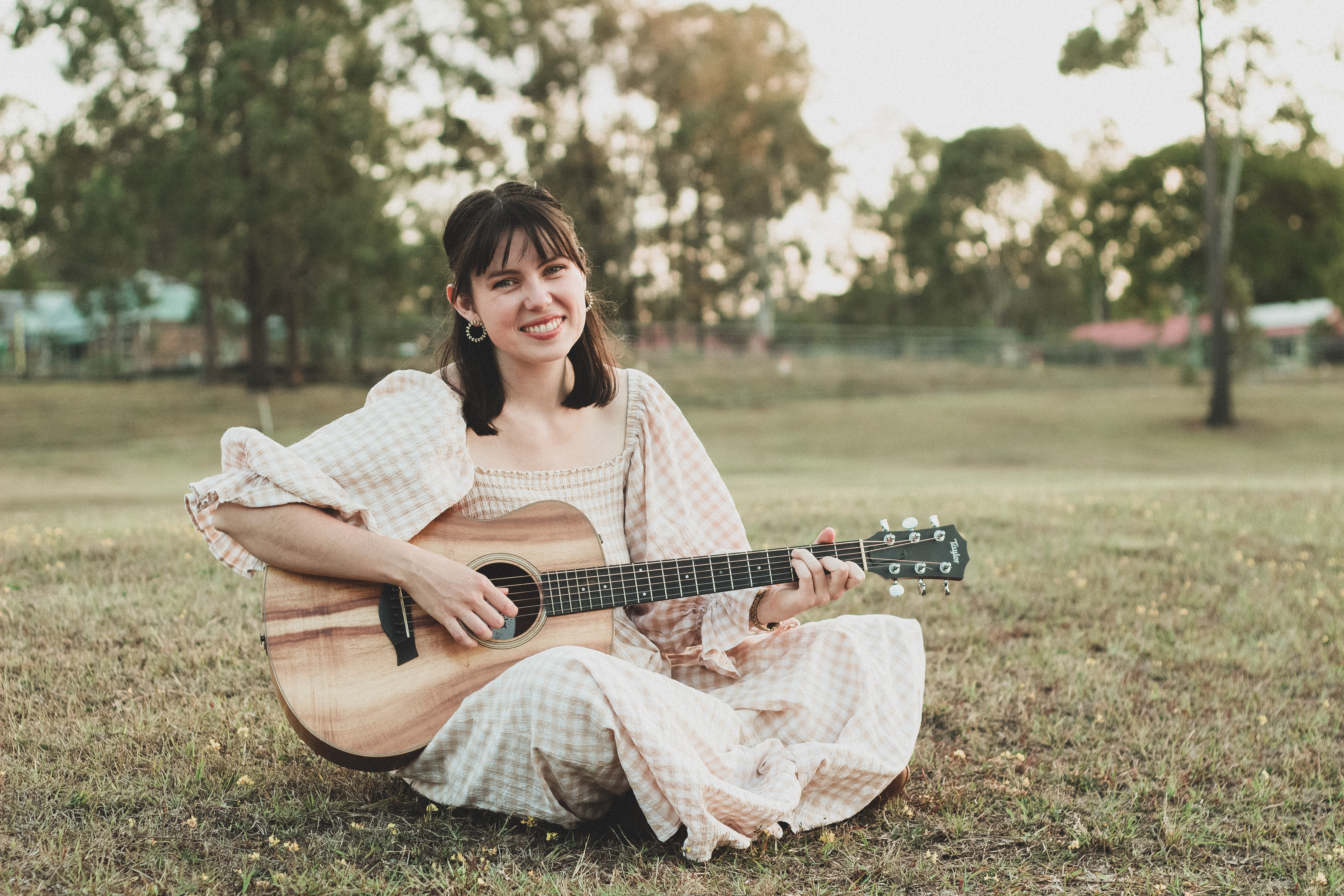 Maddie Cooper, singer in Brisbane
