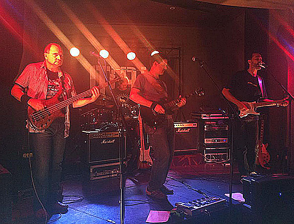 Men Behaving Loudly, cover band in Brisbane, photo 3