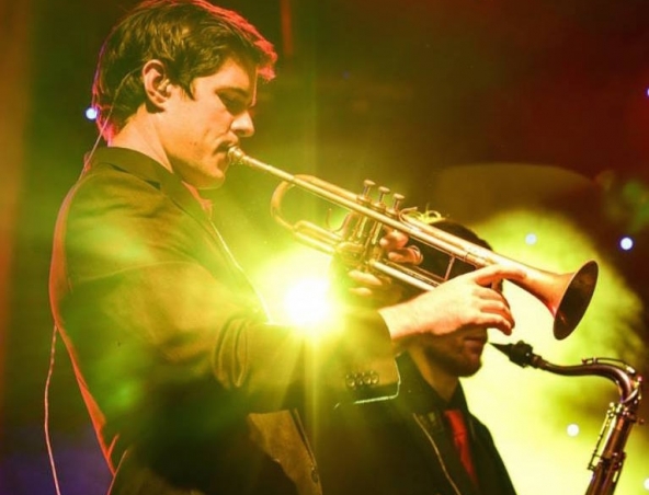 Red Tie, cover band in Brisbane, photo 3