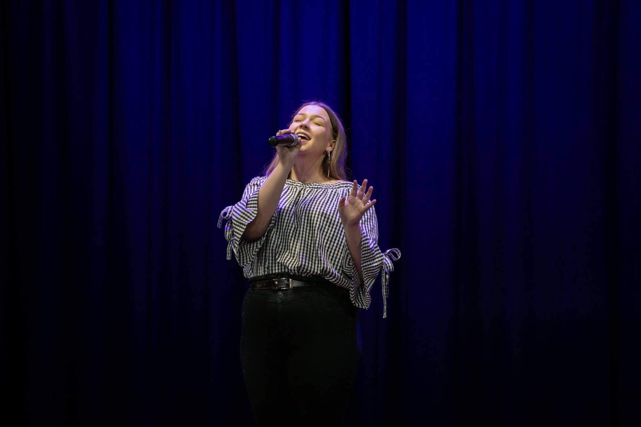 Hayley Vernon Music, singer in Brisbane