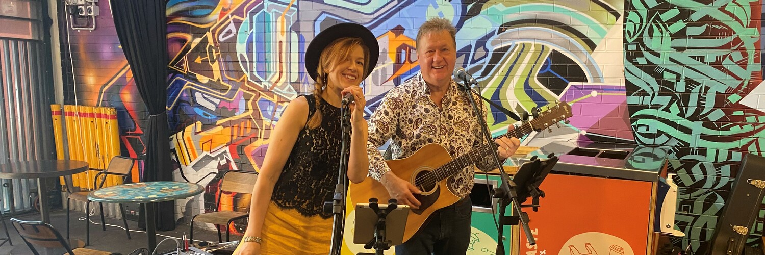 Mixed tunes, violinist in Brisbane