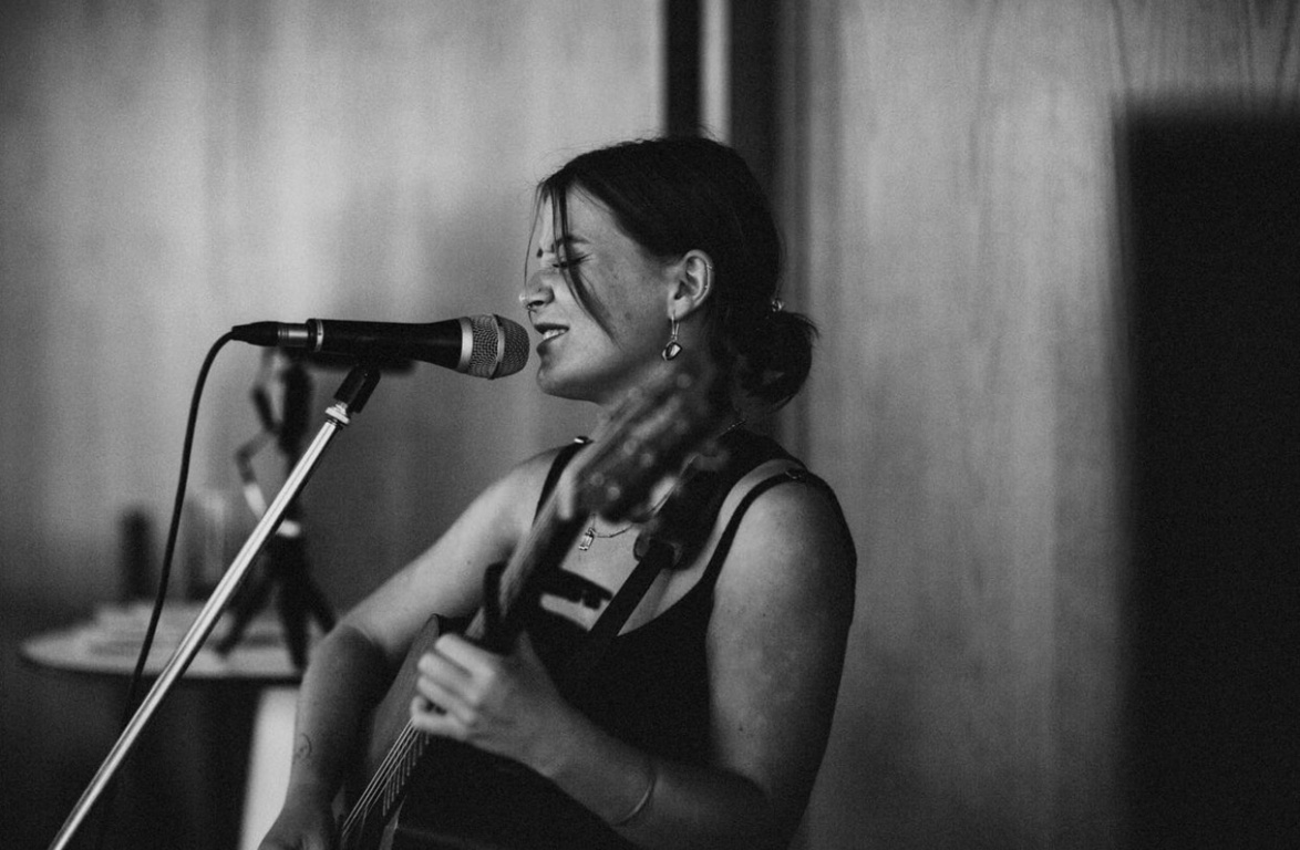 Eilish Ellen, wedding band in Brisbane