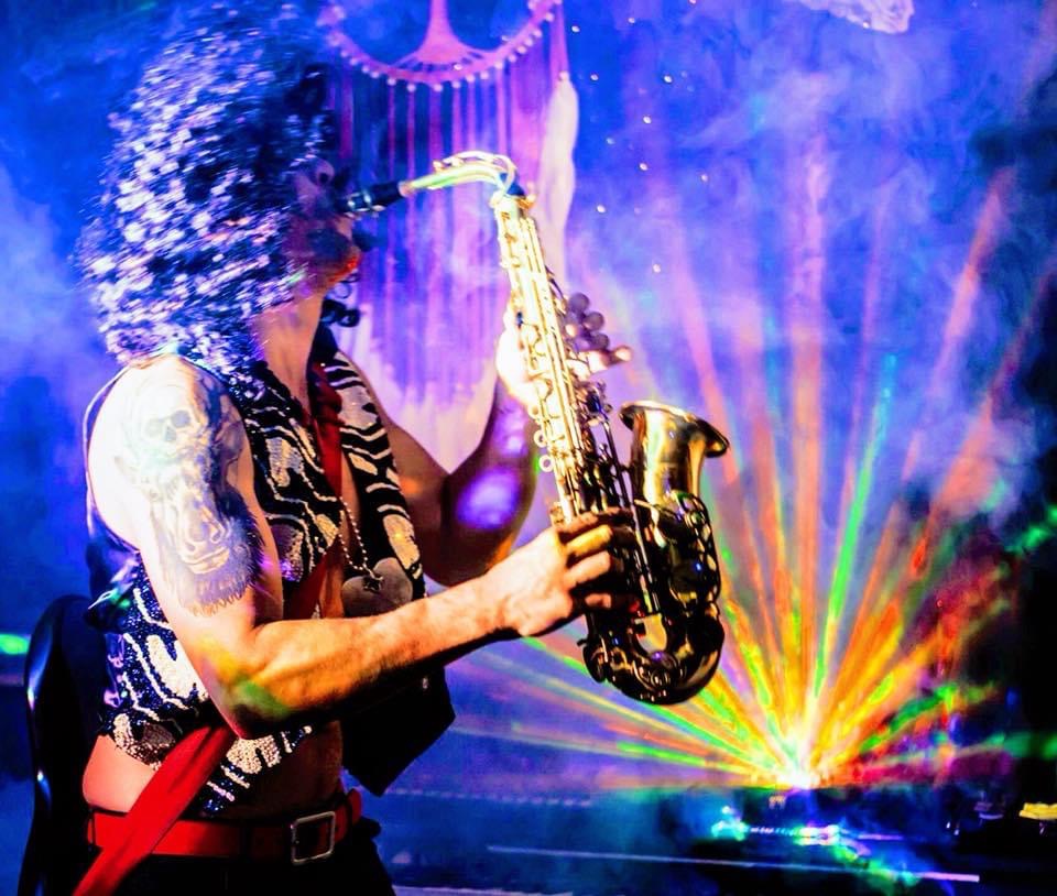 IZAK Scott Music, musical soloist in Cairns