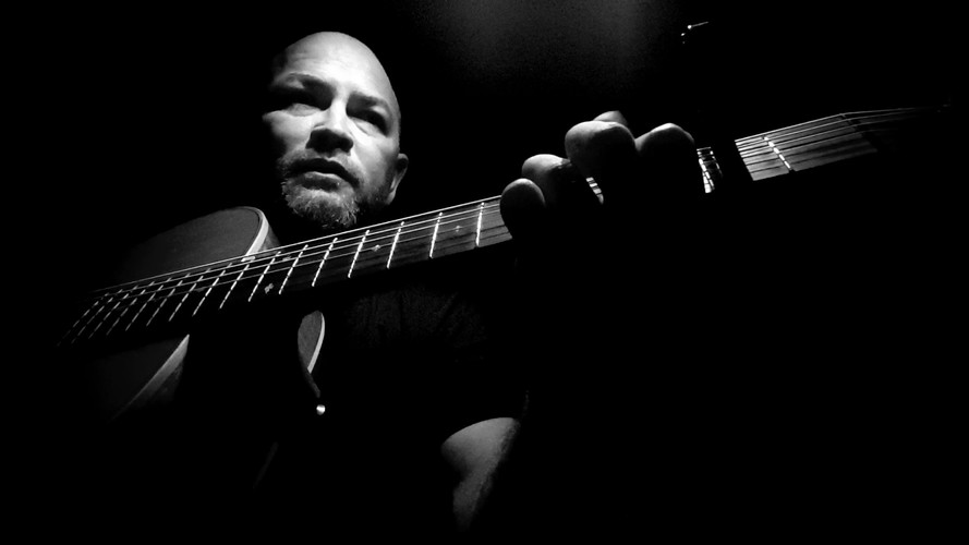 Darryl Barba, singer in Darwin, photo 3