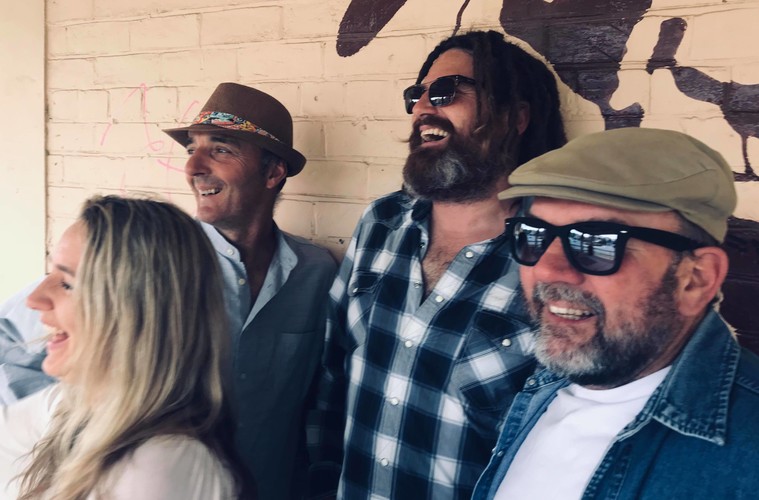 Rachael K and The Smoking Gun, cover band in Deniliquin, photo 2