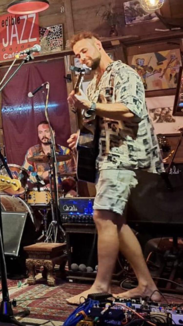 Nelson Lee, singer in Forresters Beach, photo 2