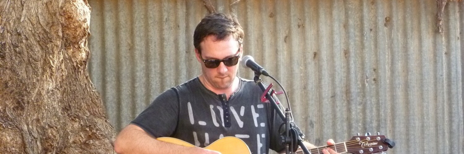 Dean Betts Music, musical soloist in Geelong, photo 2