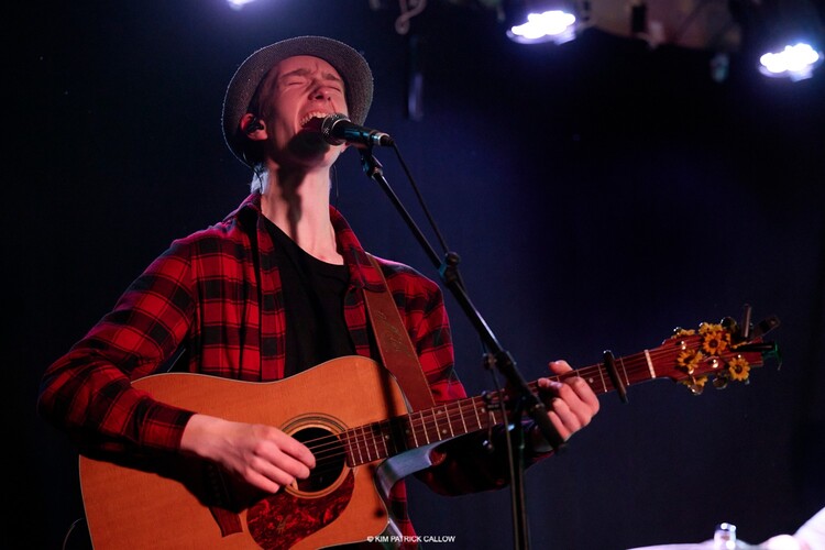 Jono, musical soloist in Geelong, photo 3