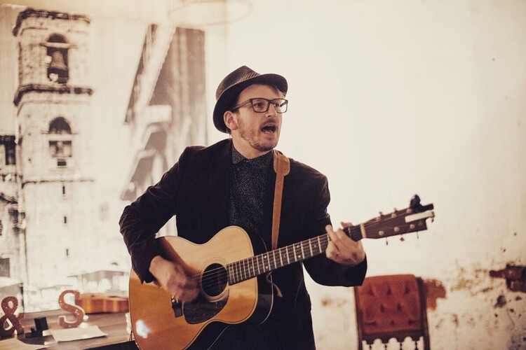 Paul-e Watson, singer in Geelong, photo 3