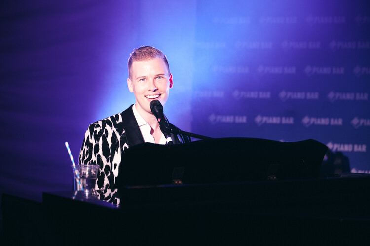 Joss Russell- Piano Man, pianist and singer solo in Geelong, photo 3