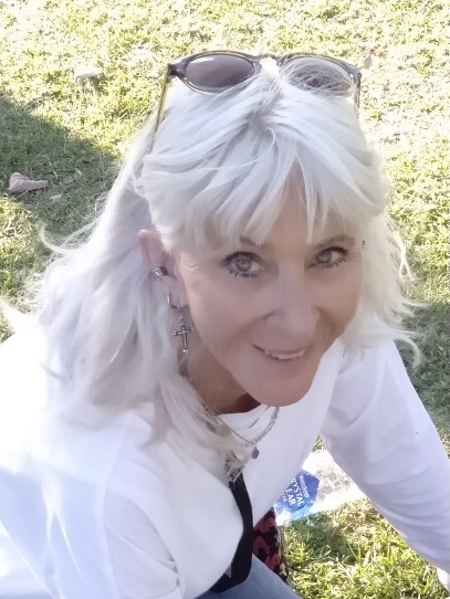 Suzanne May, musical soloist in Glenwood