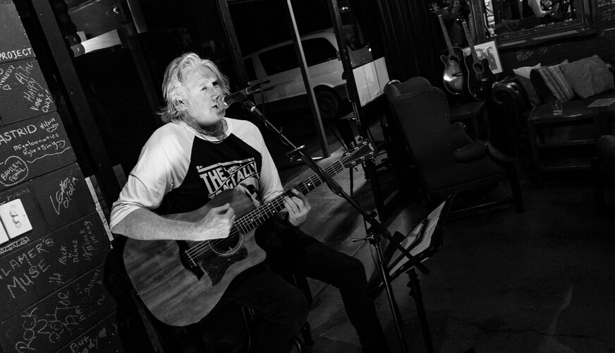 Big Fella Linc, singer-songwriter in Gold Coast