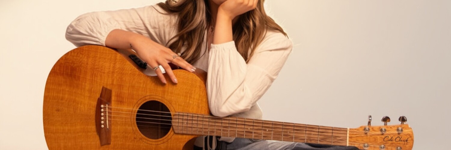 Liv Heyer, singer-songwriter in Gold Coast