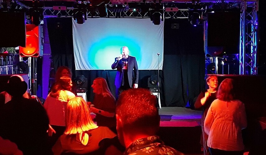 80's and 90's Pop Rock Show and Buble' Rat Pack Show, singer in Gold Coast, photo 3