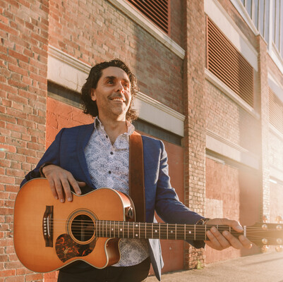 Tony Mak, musical soloist in Hobart, photo 2