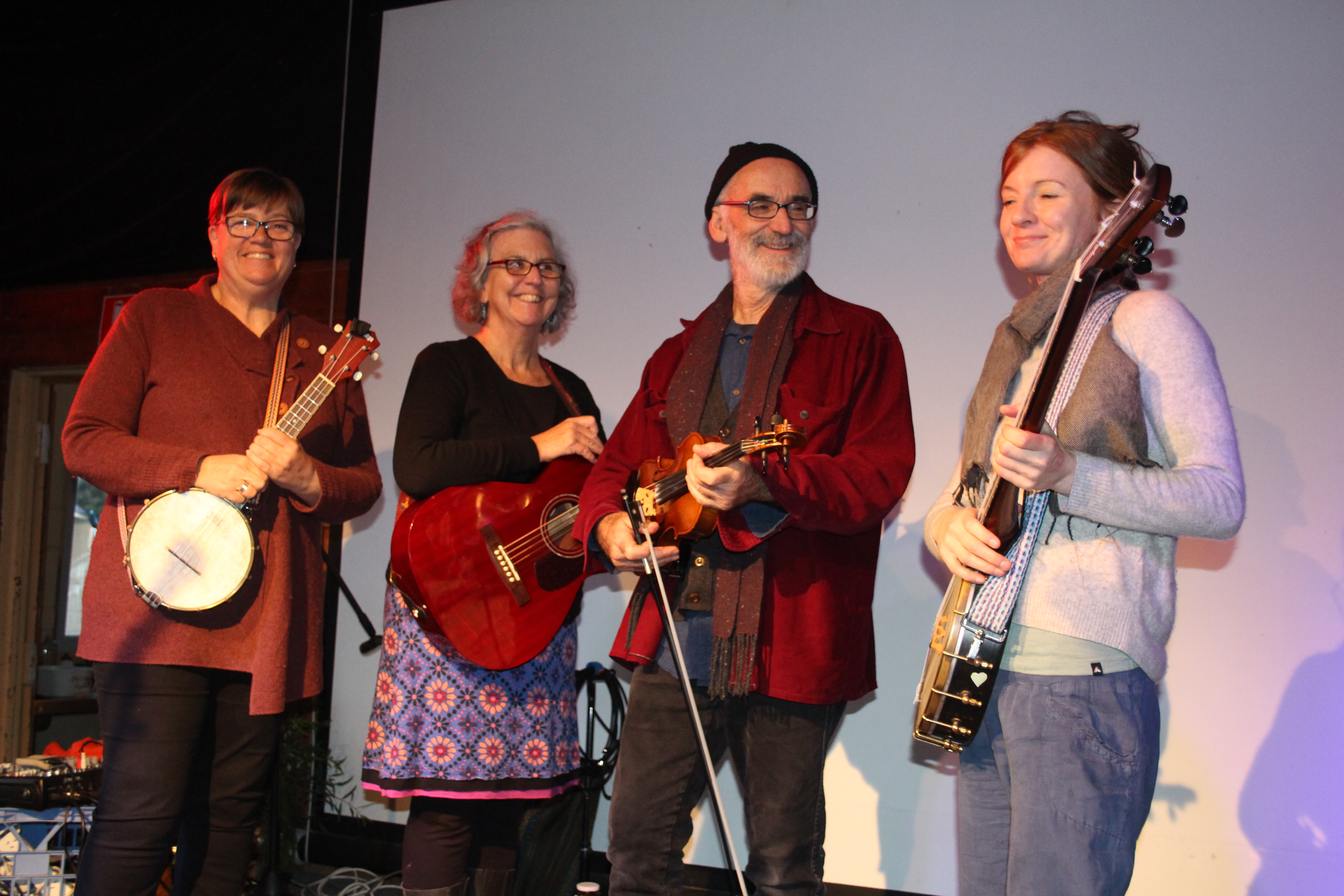 Ross Smithard and Up Jumped Trouble, bush band in Hobart, photo 2