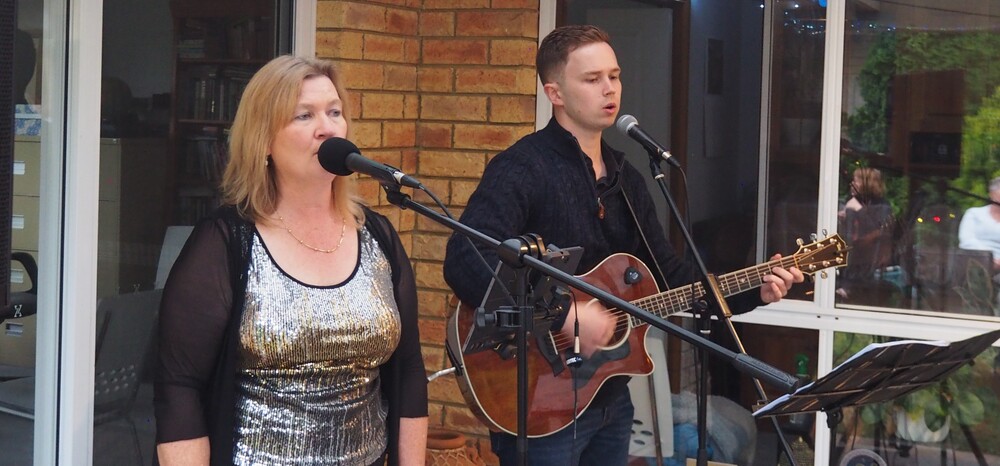 Valentine's Tonic, musical duo in Hobart, photo 3