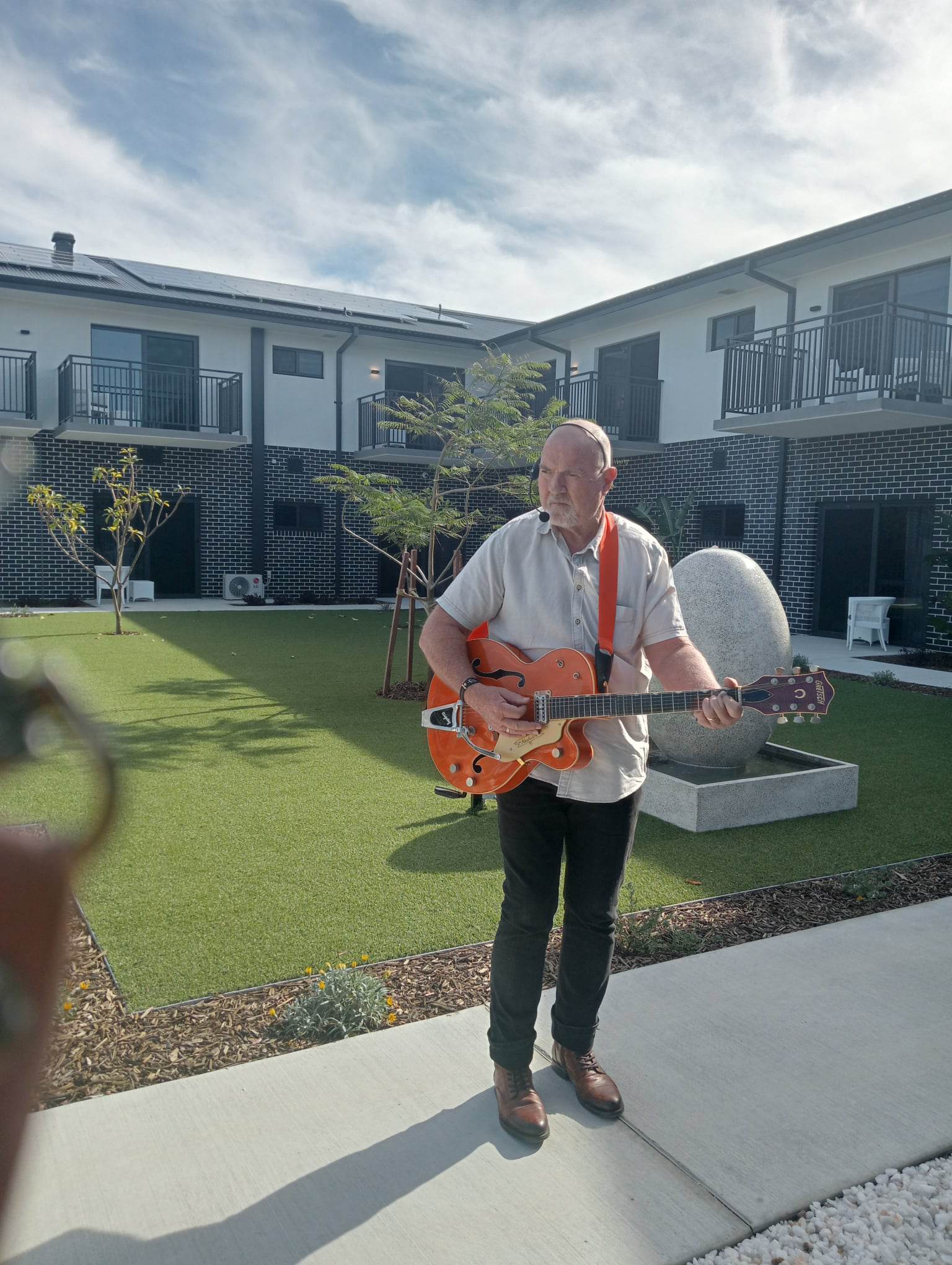 Rock - it, singer in Mandurah