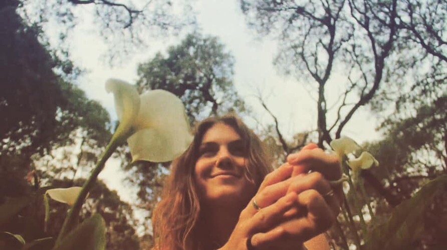 Emjay Angeni, singer-songwriter in Margaret River, photo 3