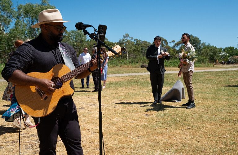 Dhiv Naidoo, singer in Melbourne, photo 3