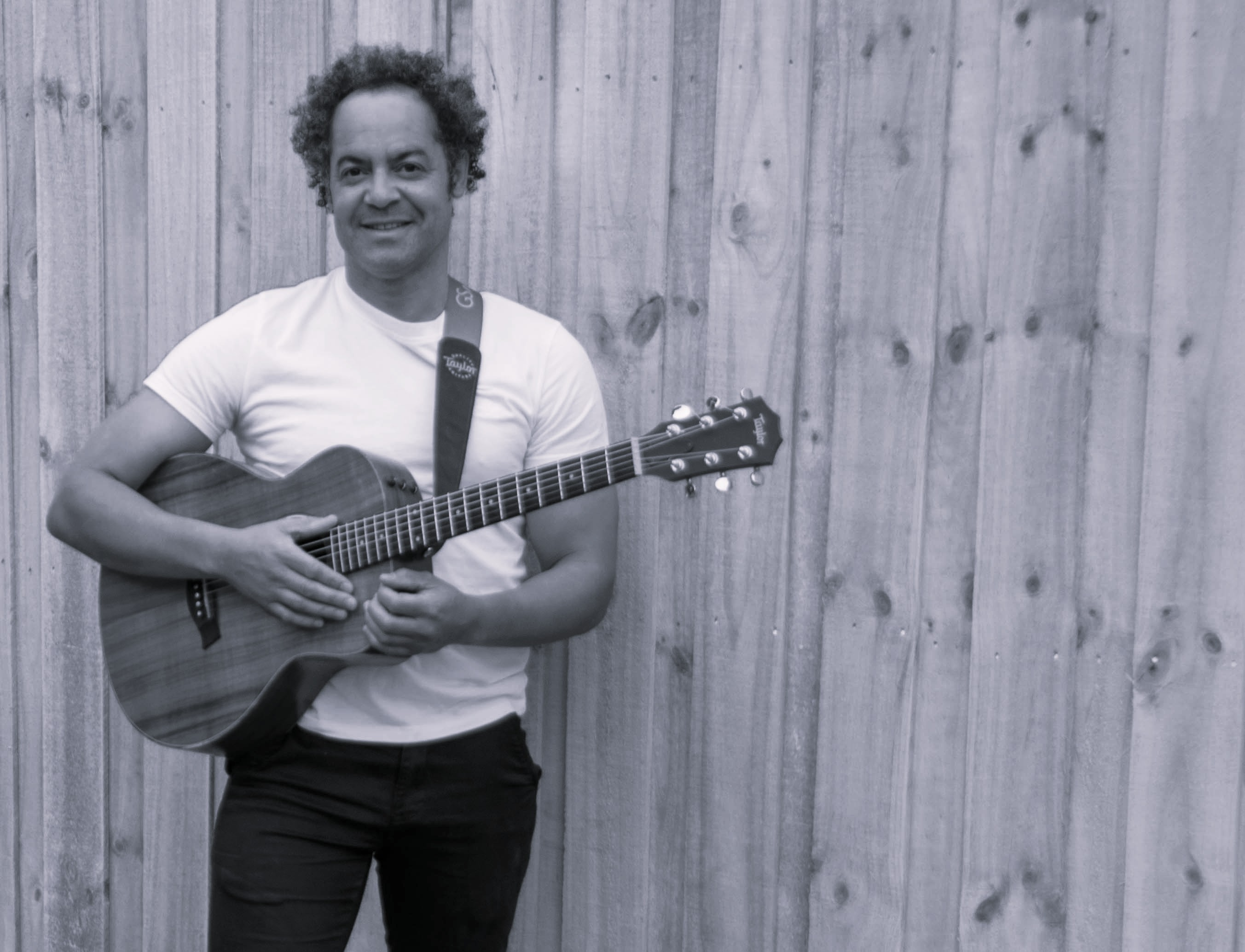 gervase tony, singer-songwriter in Melbourne, photo 2