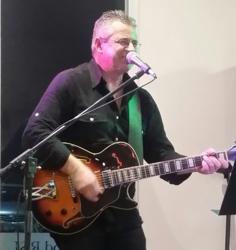 Jim Bazis, singer in Melbourne, photo 3