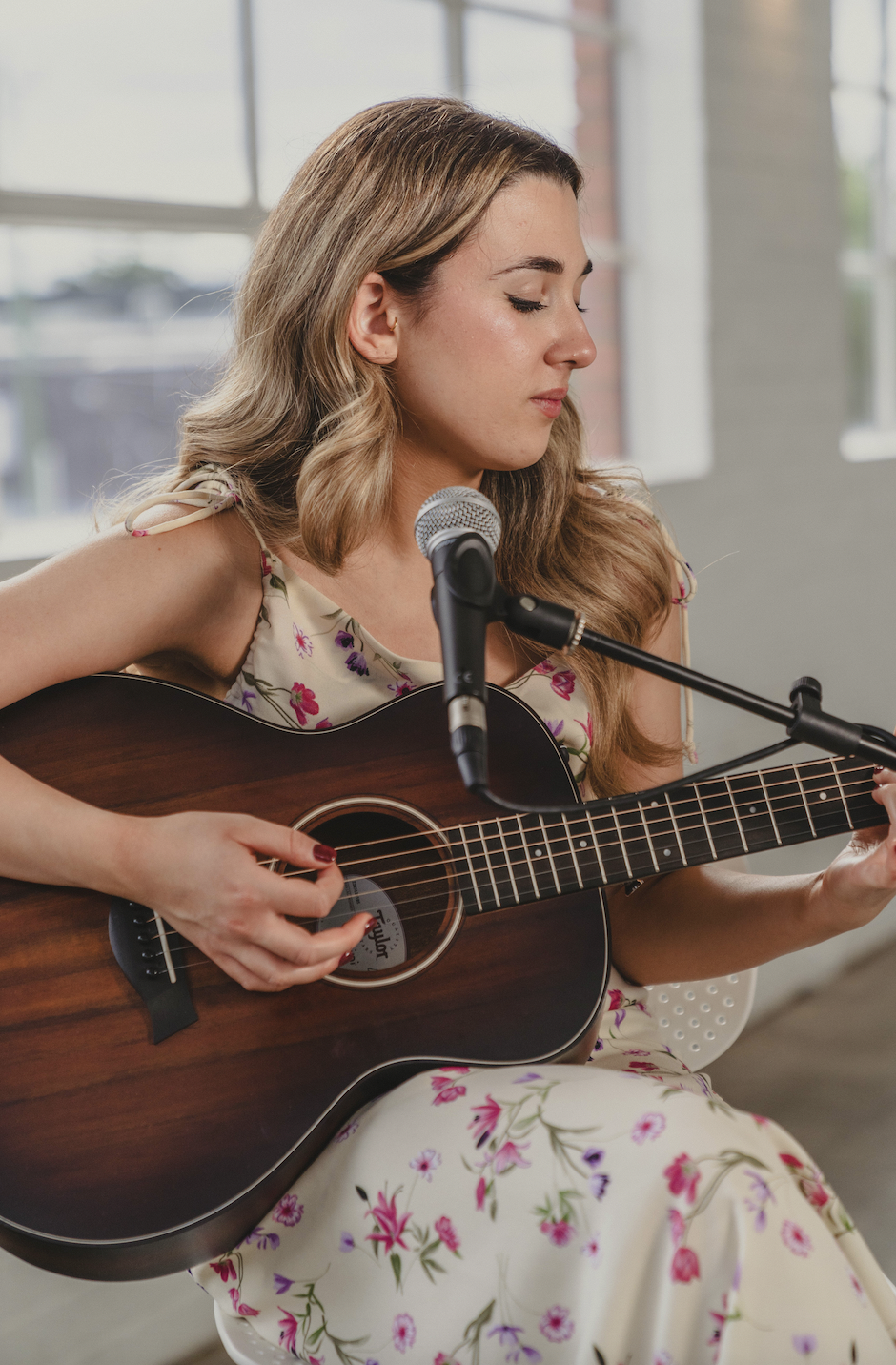 Monica Casaceli, singer in Melbourne