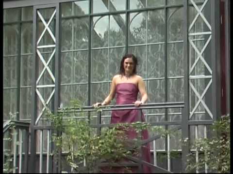 Alannah Guthrie Jones, harp player in Melbourne