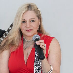 Christine Manetta & The Culture Combo, cover band in Melbourne, photo 2