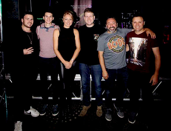 Swipe Right, cover band in Melbourne, photo 2
