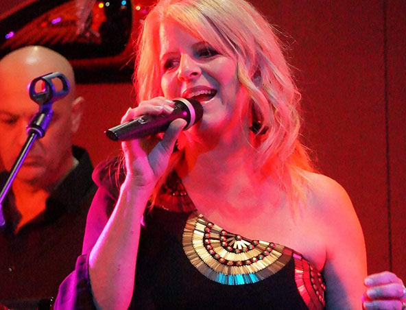 Vivid, cover band in Melbourne, photo 3