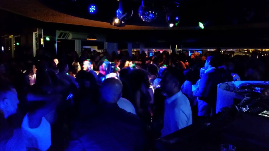 DJC, live in Melbourne, photo 2