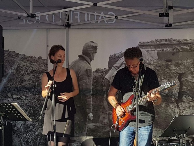 Charlie and Fi, musical duo in Melbourne, photo 3