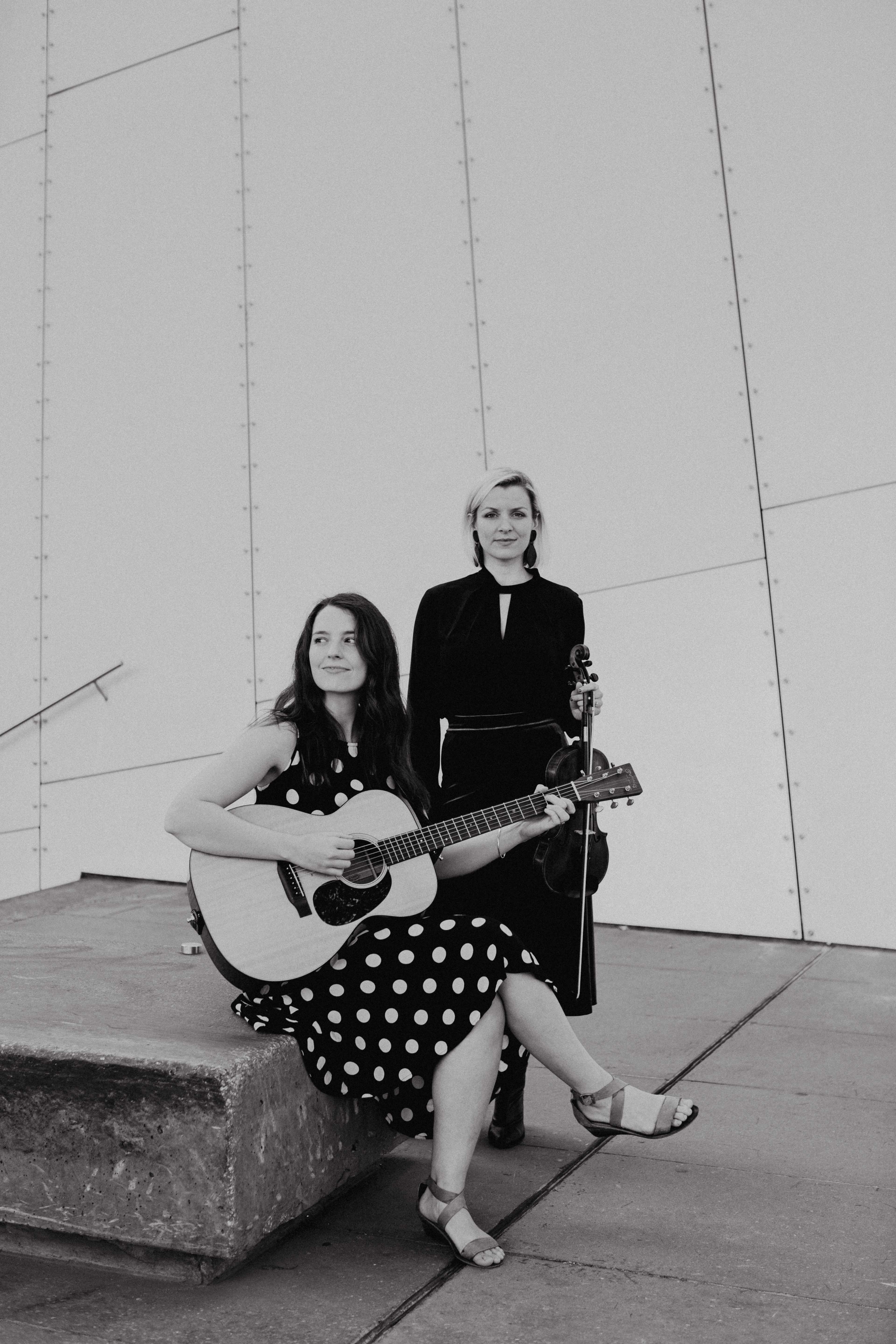 Jane and Lisa, musical duo in Melbourne