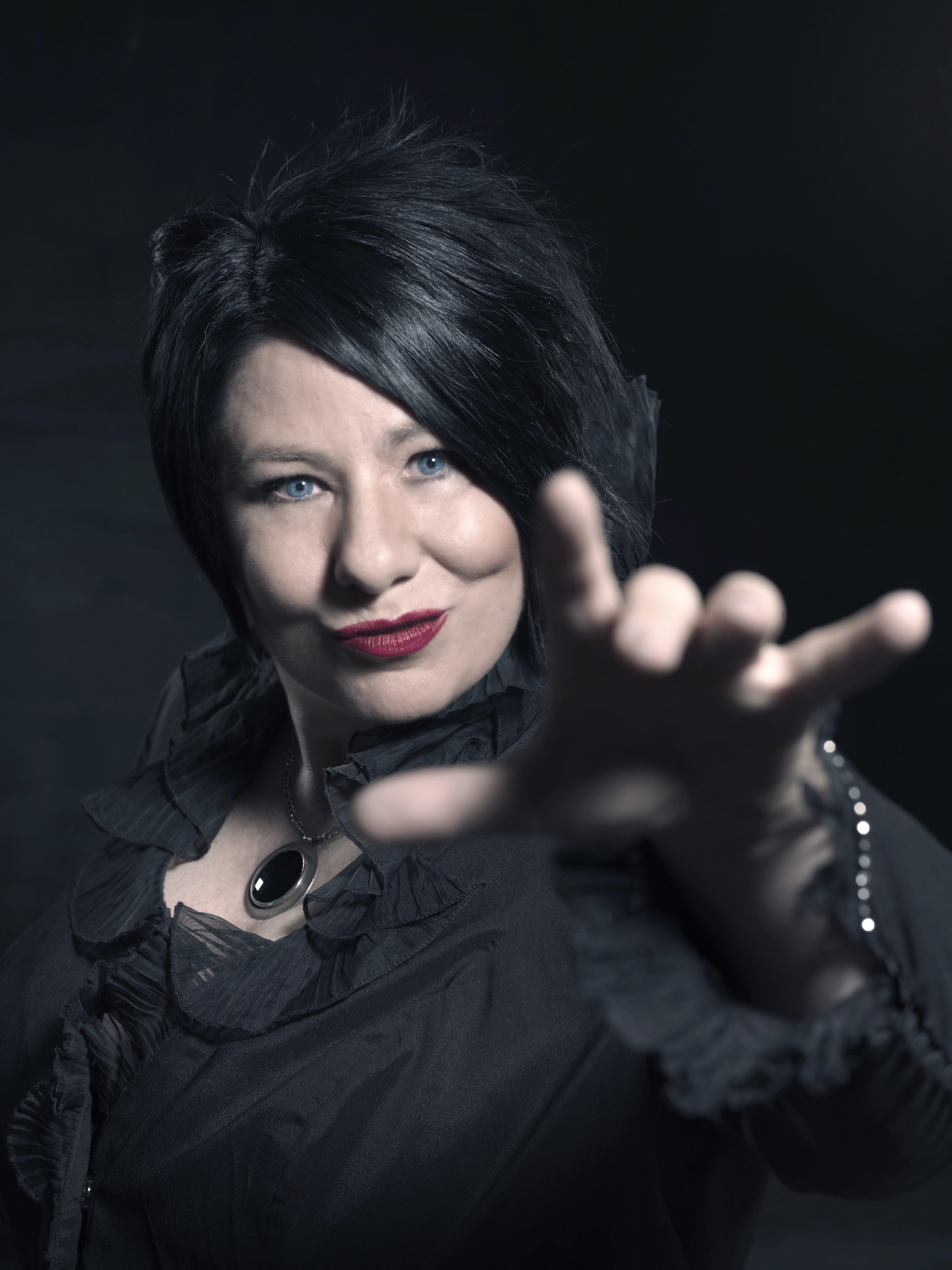 Cath Jamison, magician in Melbourne