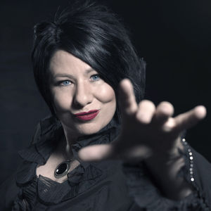 Cath Jamison, magician in Melbourne, photo 2