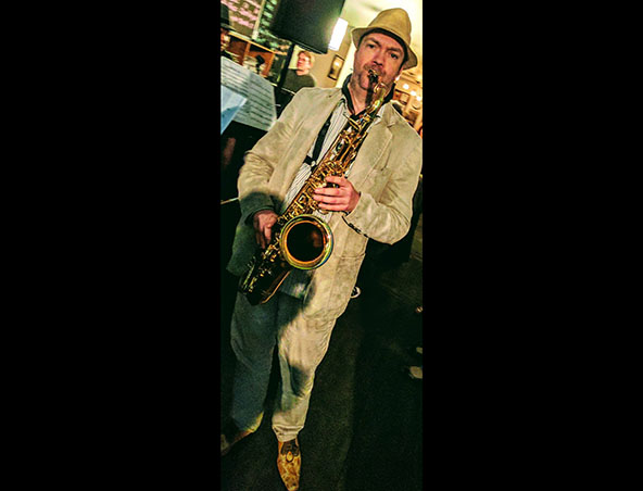 Melbourne Saxophone Player, live in Melbourne, photo 3